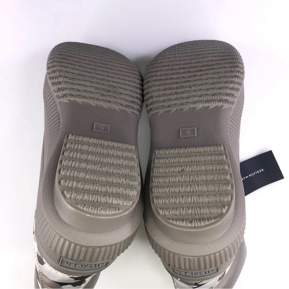 Tommy Hilfiger Colins 4 Snow Camo Duck Boots Size 9M